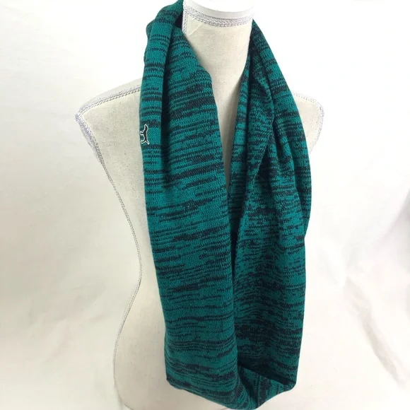 Victoria’s Secret PINK infinity scarf - Picture 2 of 9